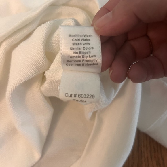 PJ Harlow Taylor French Terry Crew Neck Sweatshirt
Color: Pearl
Size: L - Picture 6 of 9